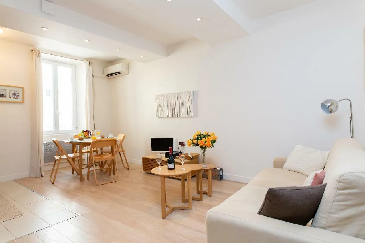 Appartement Le Cosy YourHostHelper à Cannes 0*,